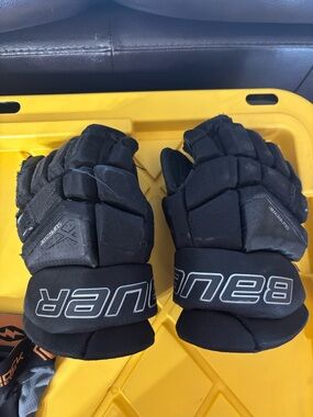 Bauer Black Hockey Gloves with Logo Wrist Strap